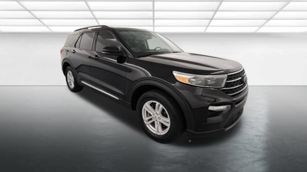 Used 2022 Ford Explorer XLT w/ Equipment Group 202A AWD/4WD image 9