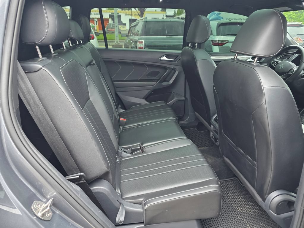 Used 2024 Volkswagen Tiguan SE R-Line FWD image 24