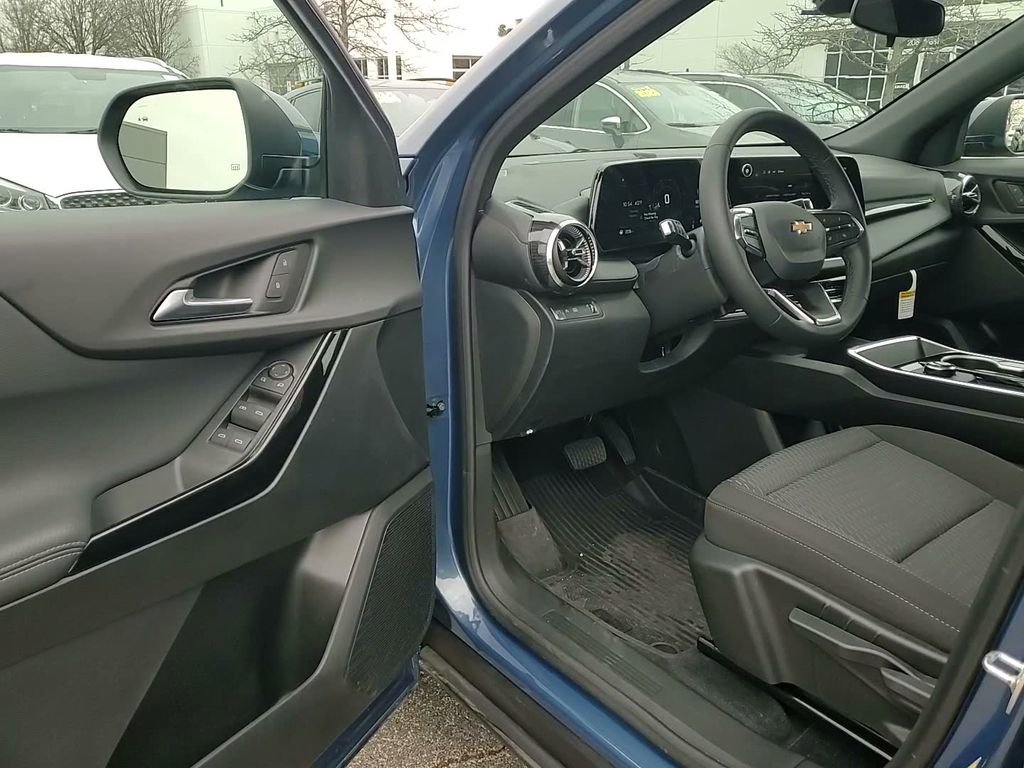 Used 2026 Chevrolet Equinox LT image 16