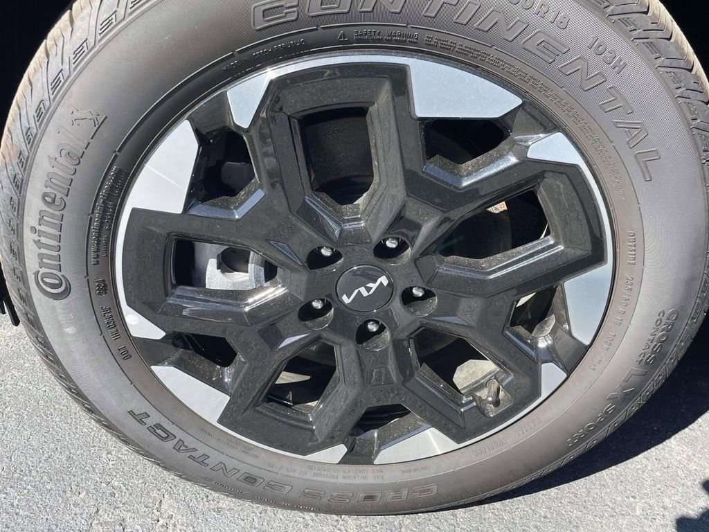 Certified 2025 Kia Sorento S w/ Panoramic Sunroof Package image 11