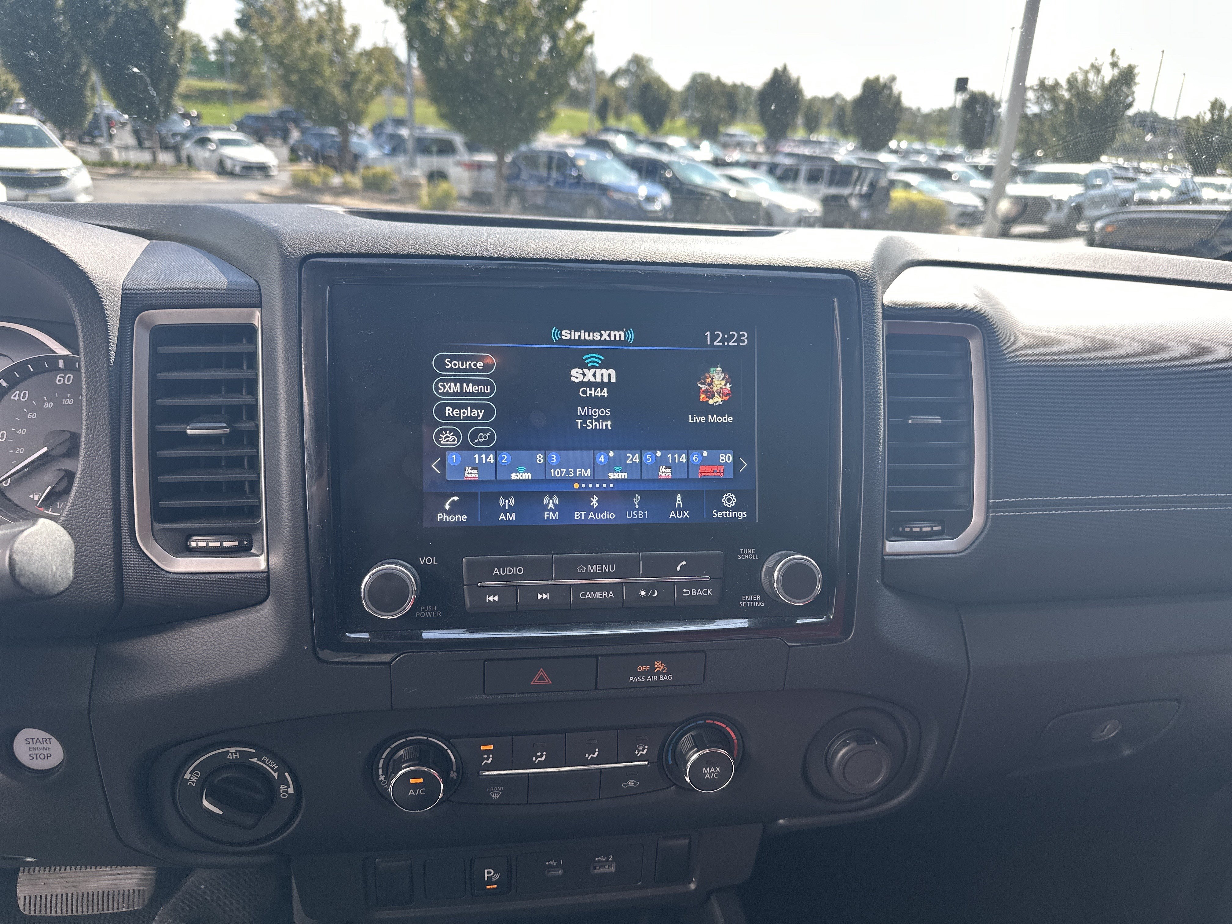 Used 2022 Nissan Frontier SV w/ Technology Package AWD/4WD image 22