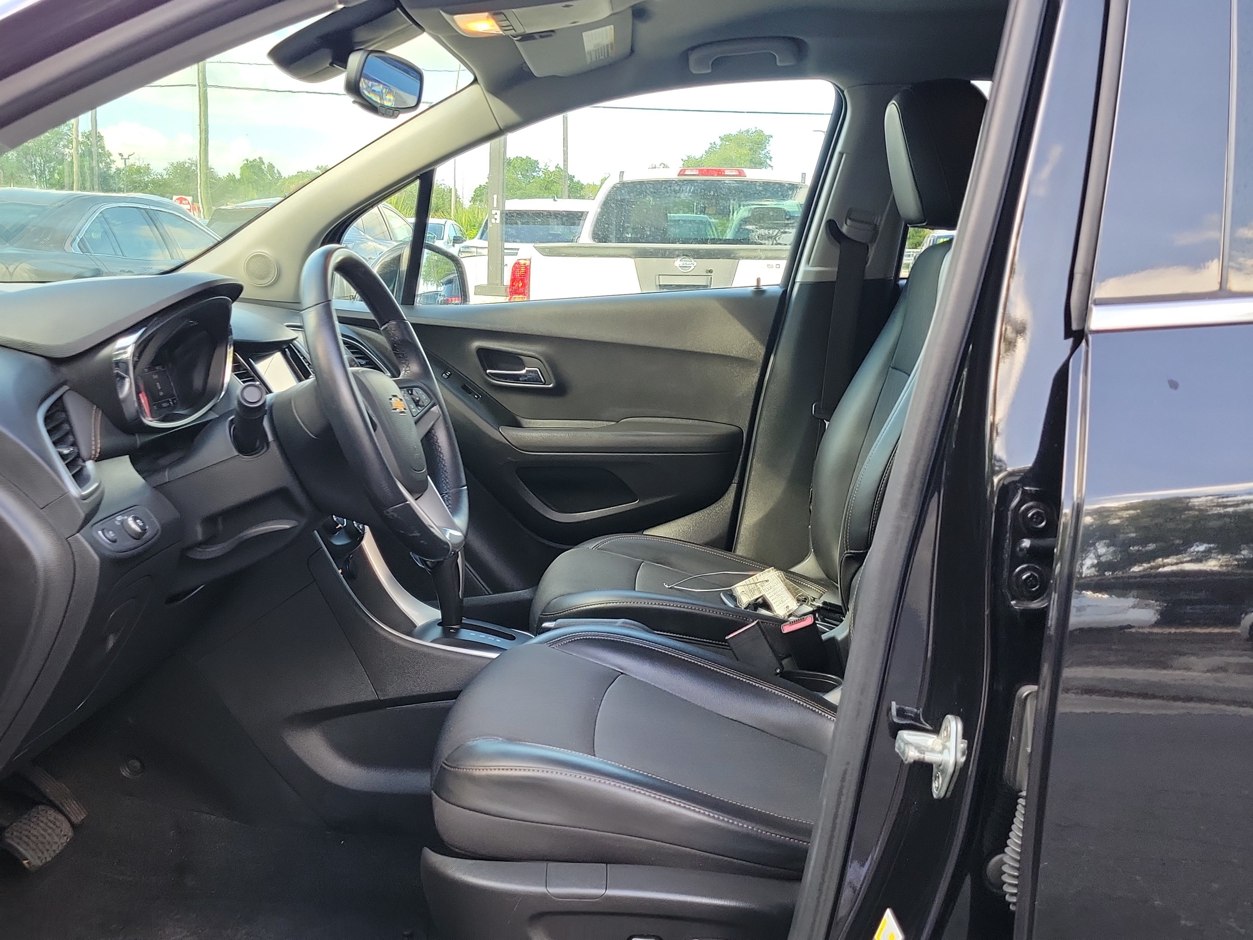 Used 2020 Chevrolet Trax LT w/ Driver Confidence Package FWD image 18