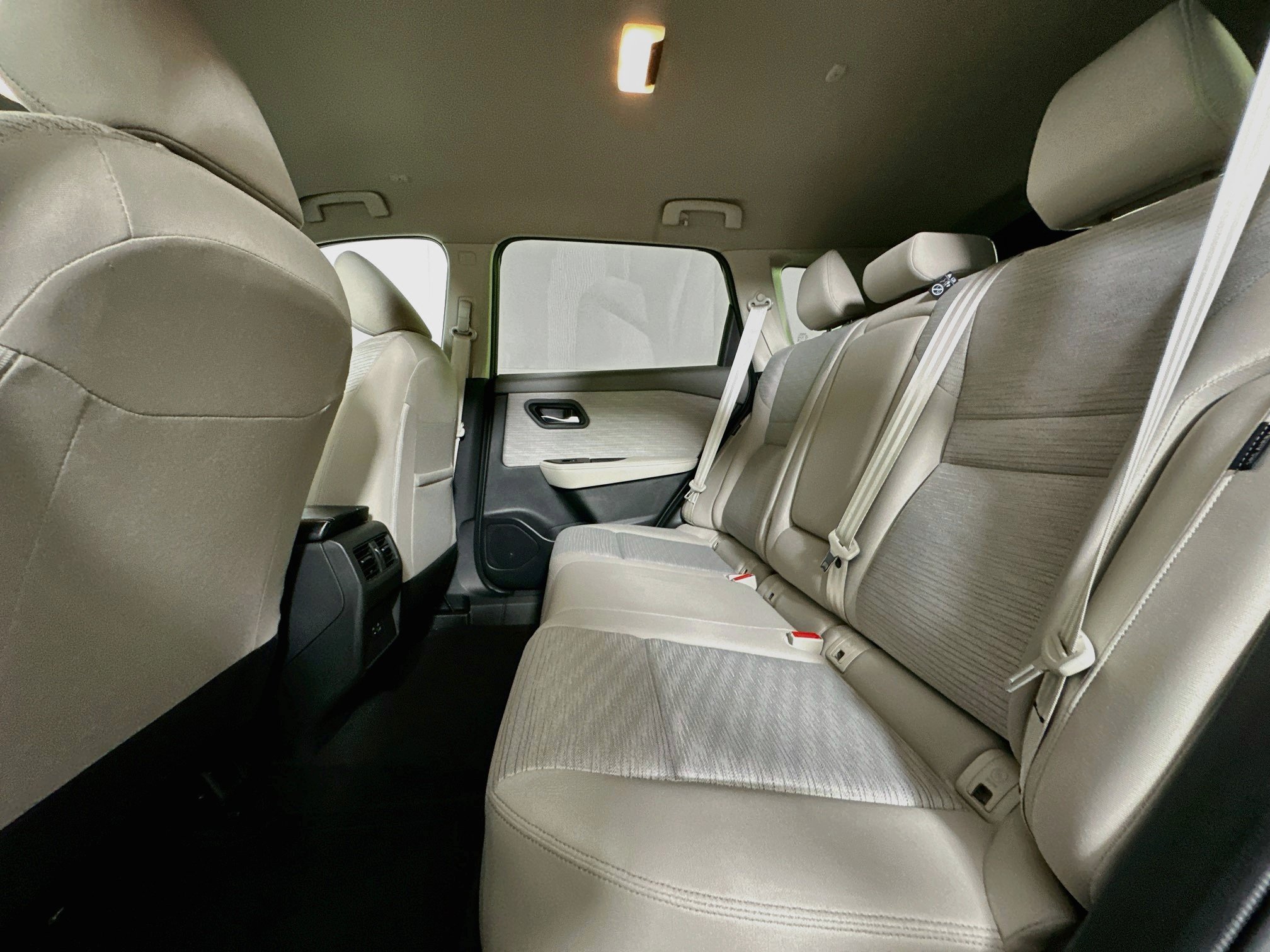 Used 2023 Nissan Rogue SV FWD image 27