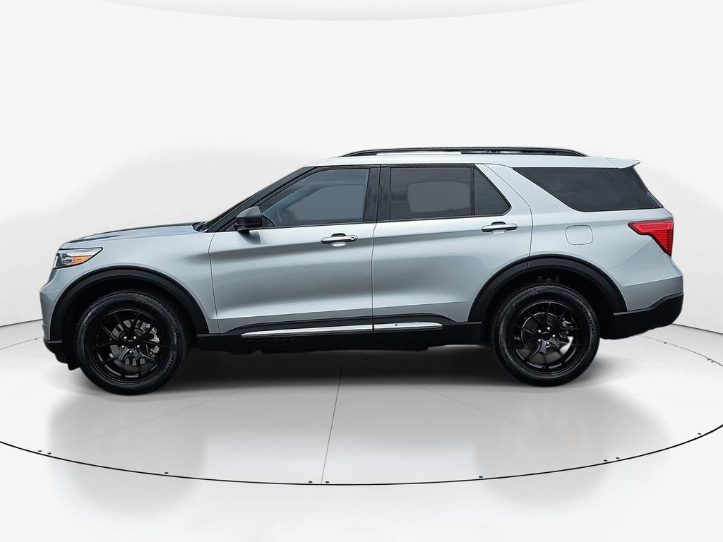 Used 2022 Ford Explorer XLT w/ Equipment Group 202A AWD/4WD image 10