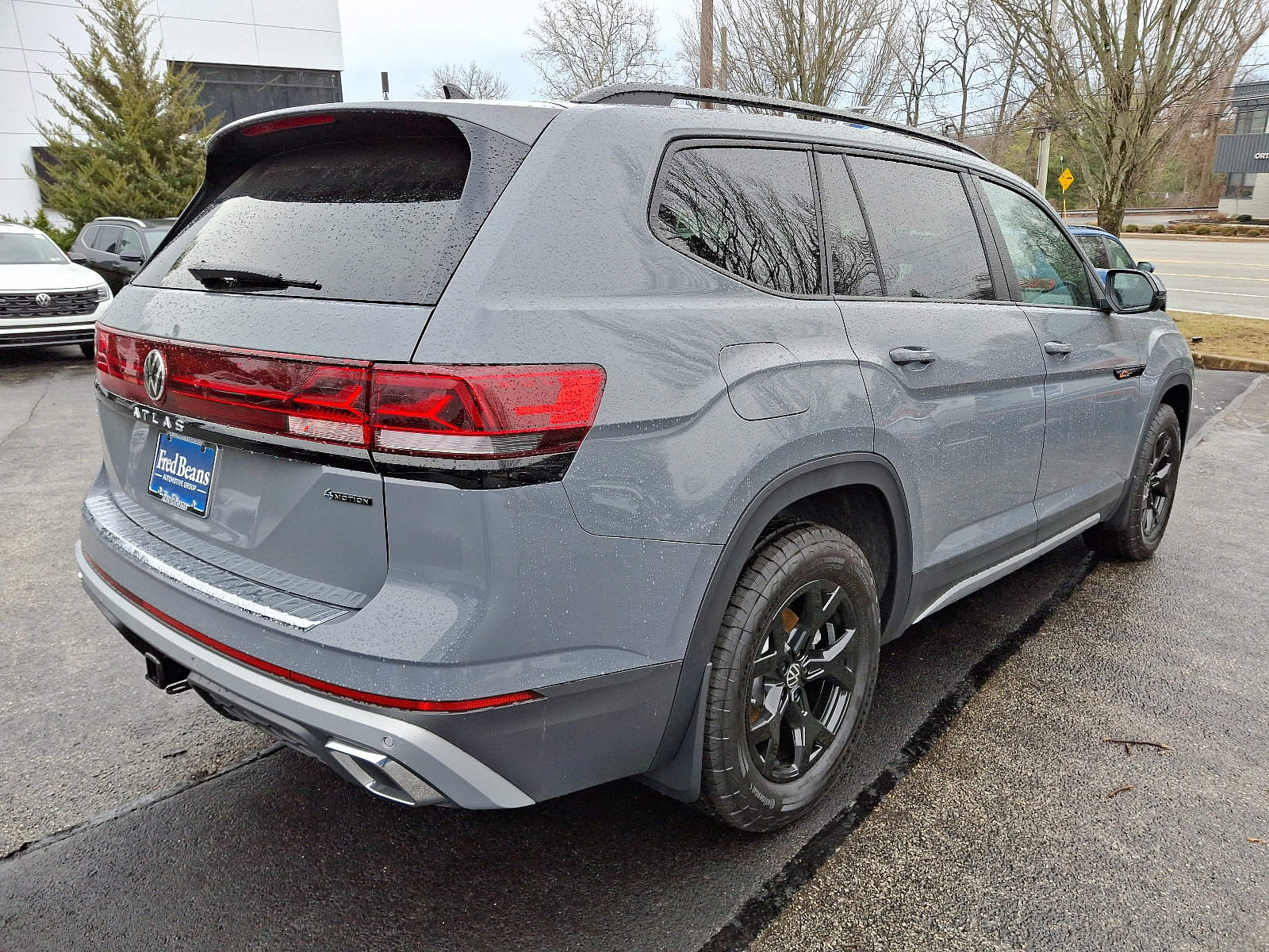 New 2025 Volkswagen Atlas Peak Edition SE image 4