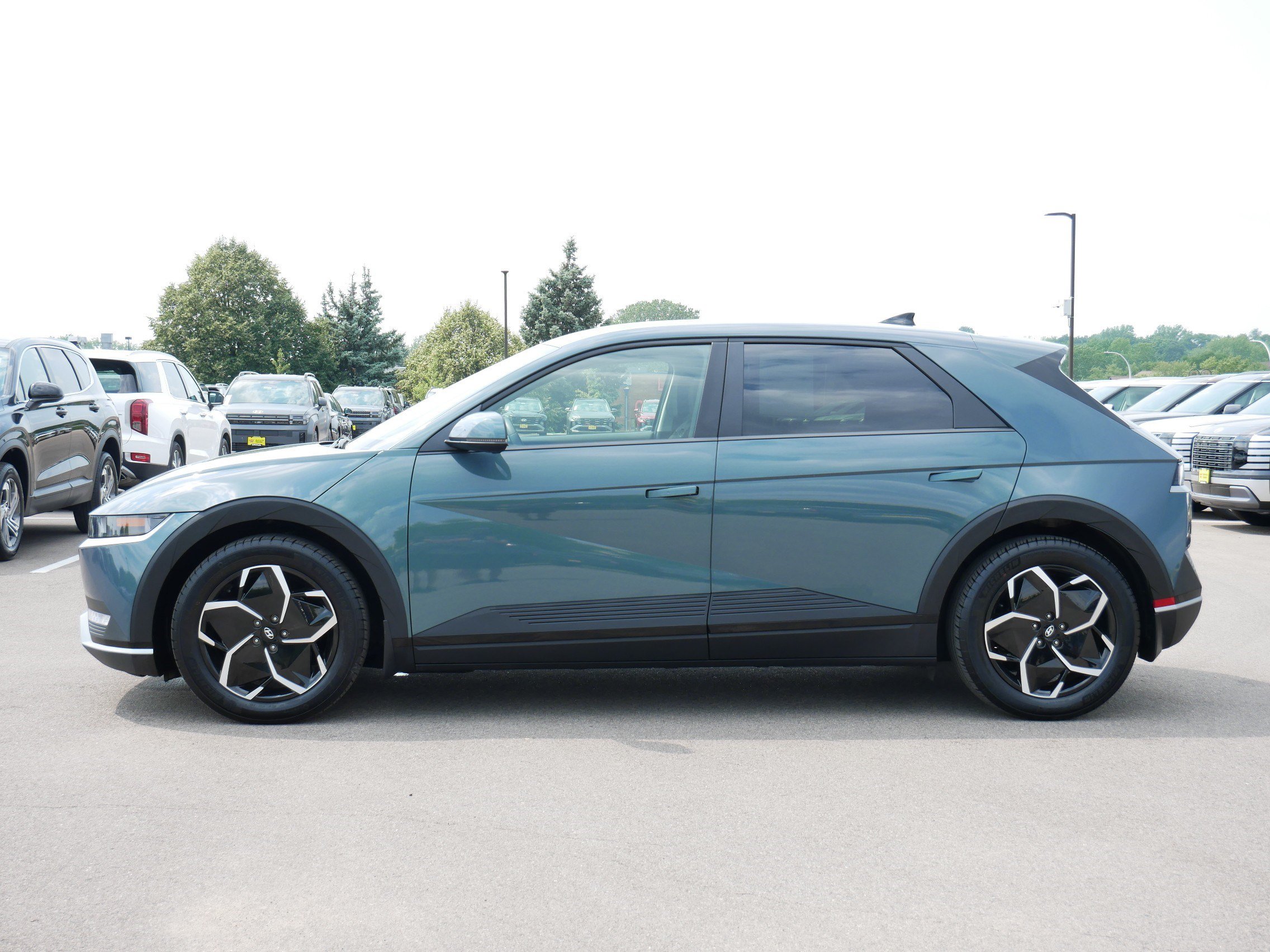 Certified 2023 Hyundai Ioniq 5 SE AWD/4WD image 4
