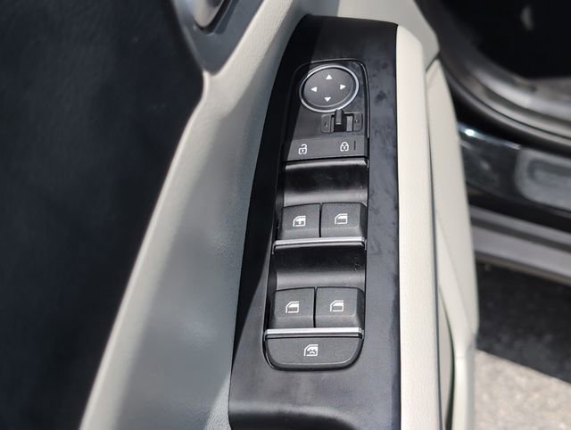 Used 2025 Kia Soul LX w/ LX Technology Package FWD image 16