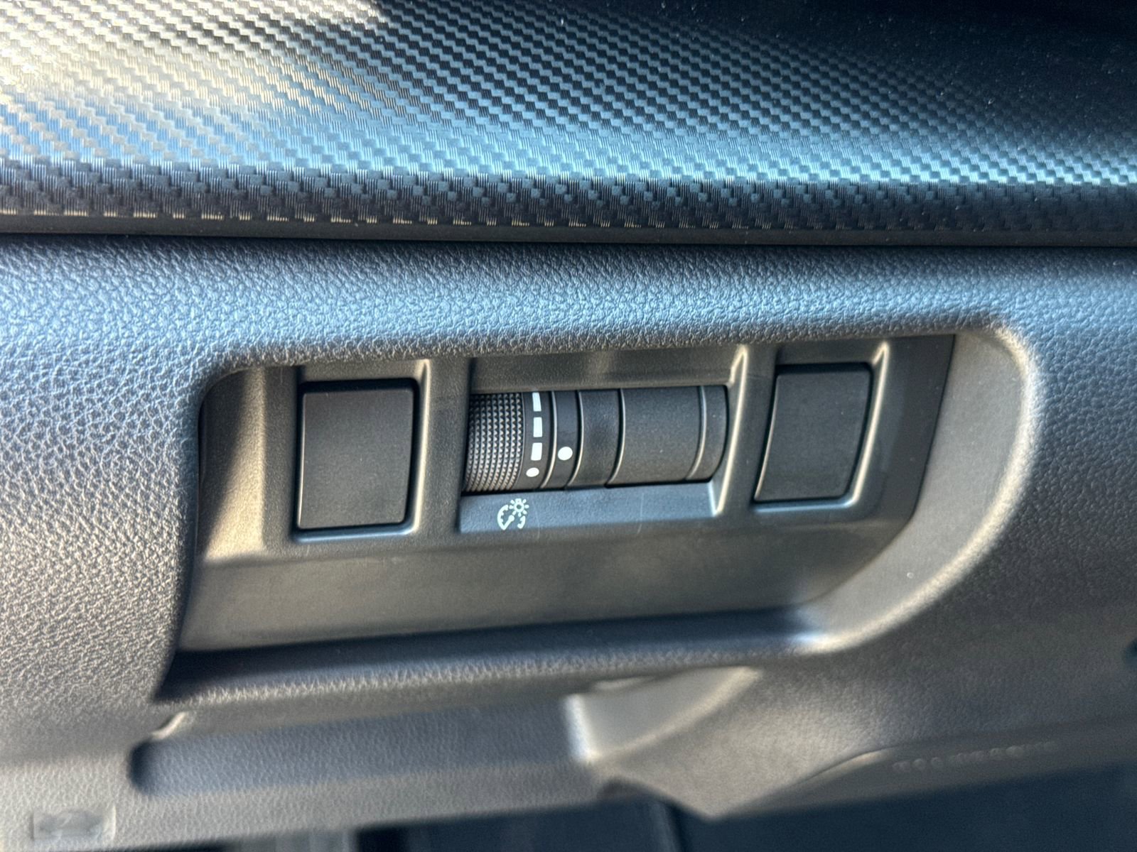 Certified 2024 Subaru Crosstrek 2.0i Premium image 17