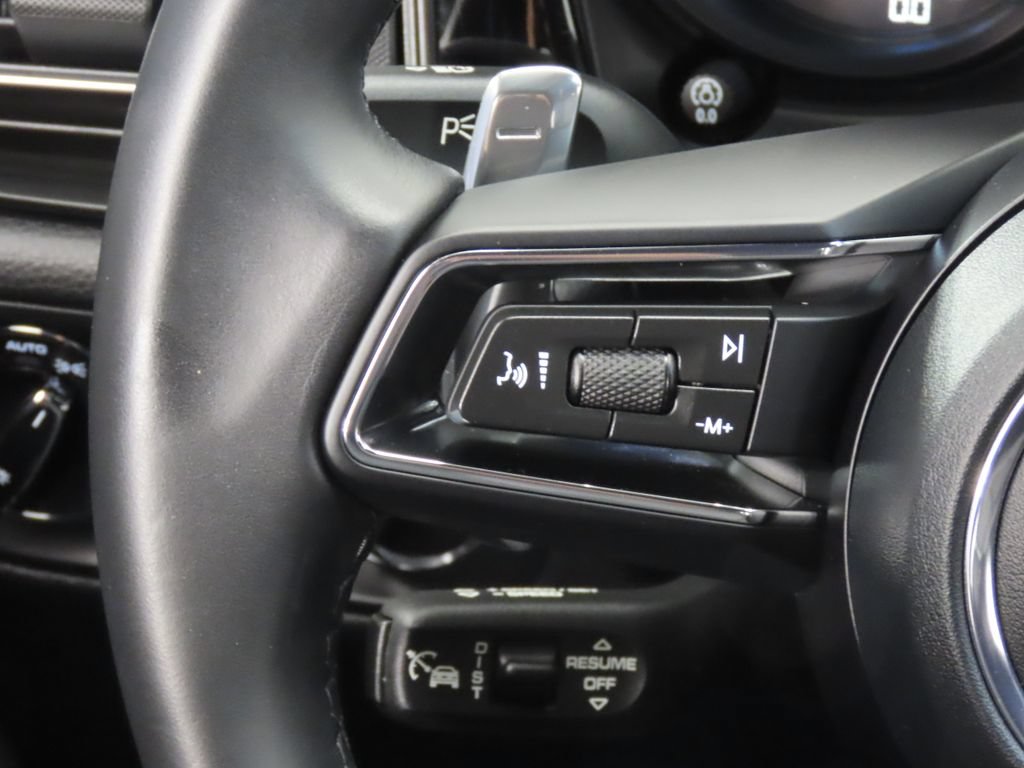 Certified 2026 Porsche Macan AWD/4WD image 20