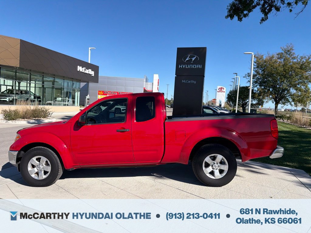 Used 2011 Nissan Frontier SV w/ SV Premium Utility Pkg RWD image 2