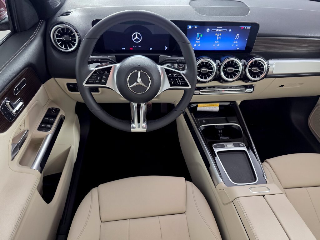 New 2026 Mercedes-Benz GLB 250 image 10