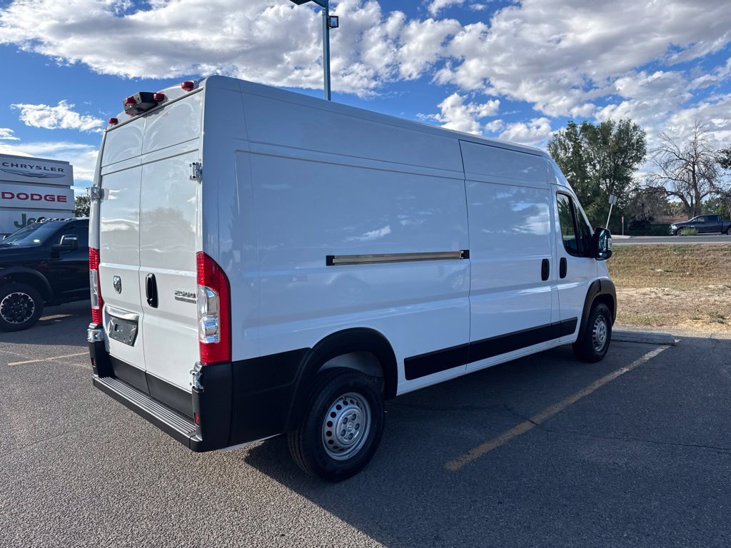 Used 2025 RAM ProMaster 2500 w/ Convenience Group FWD image 7