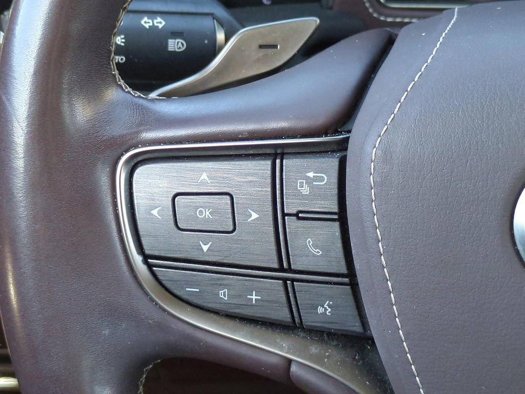 Used 2018 Lexus LS 500 w/ Luxury Package image 36