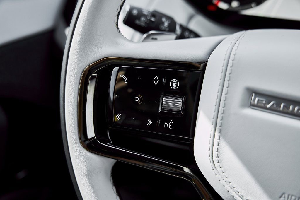 Used 2025 Land Rover Range Rover Sport Dynamic SE AWD/4WD image 51