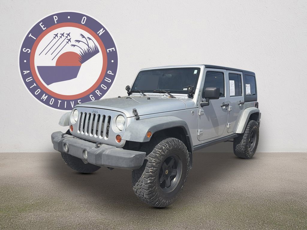 Used 2012 Jeep Wrangler Unlimited Rubicon w/ Connectivity Group AWD/4WD image 2