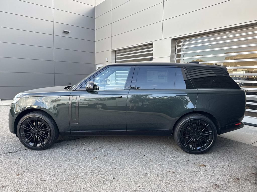 New 2026 Land Rover Range Rover Long Wheelbase SE AWD/4WD image 4
