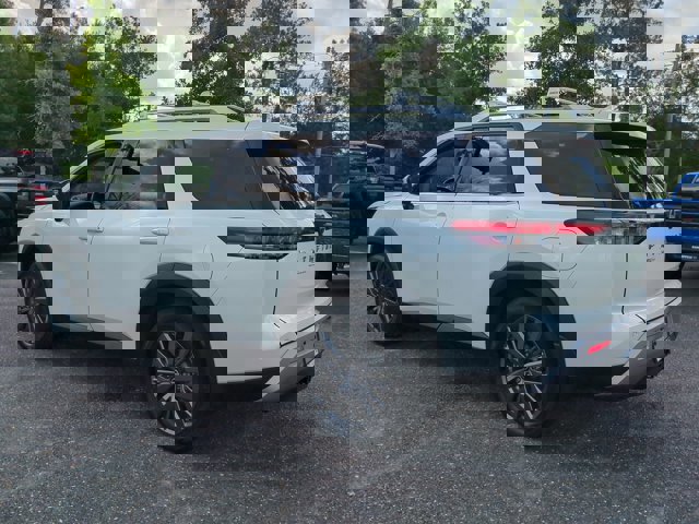 Used 2022 Nissan Pathfinder SL w/ SL Premium Package image 6