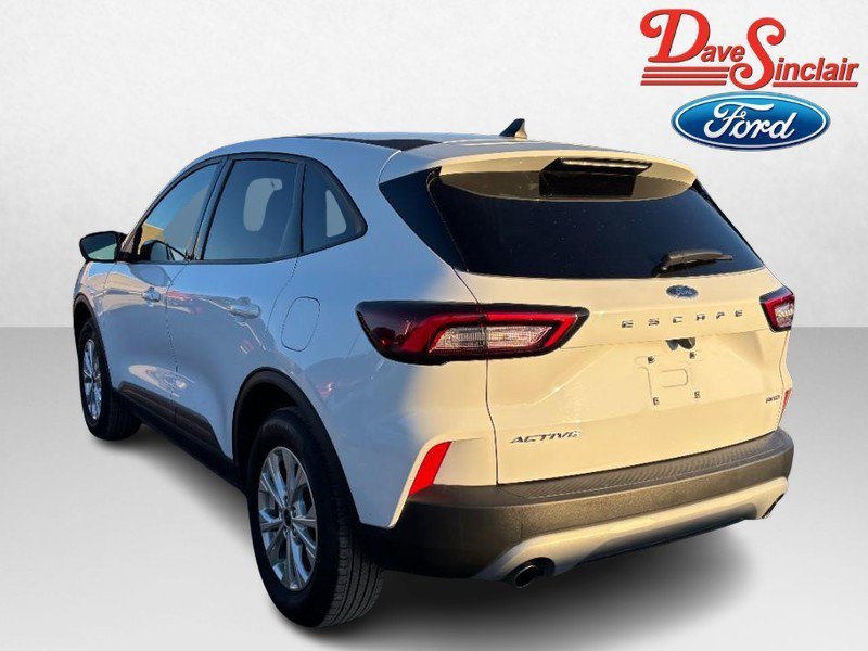 Used 2025 Ford Escape Active AWD/4WD image 9