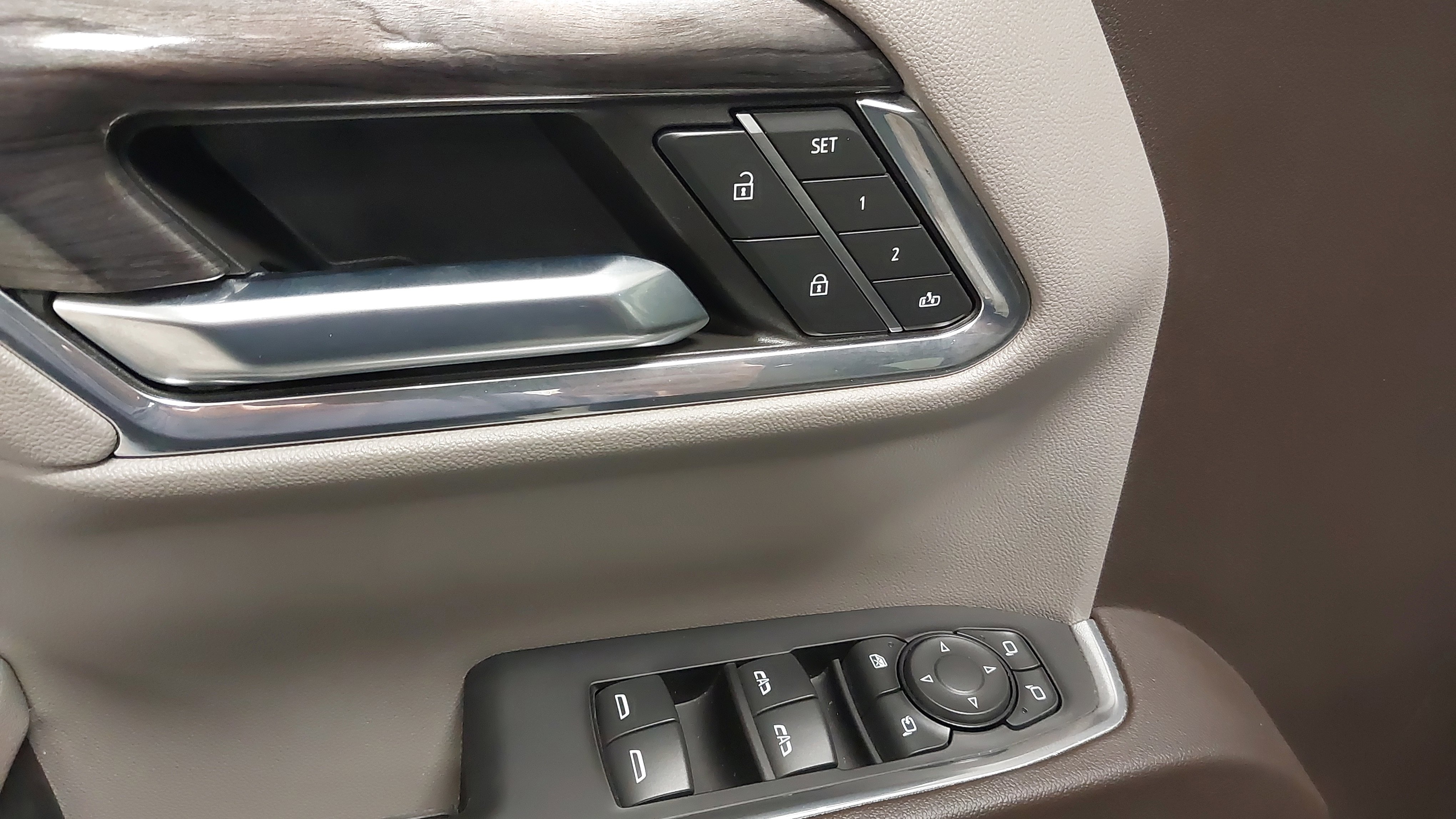 Used 2024 Chevrolet Silverado 1500 LTZ w/ Z71 Off-Road Package image 25