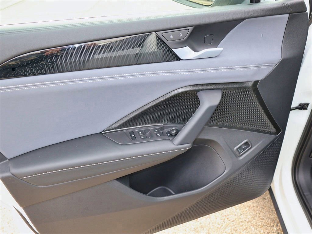 New 2026 Volkswagen Tiguan SE R-Line image 14