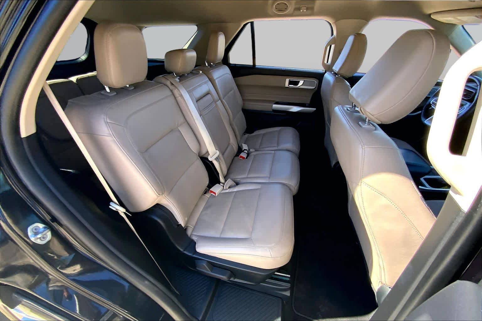 Used 2023 Ford Explorer Limited AWD/4WD image 34