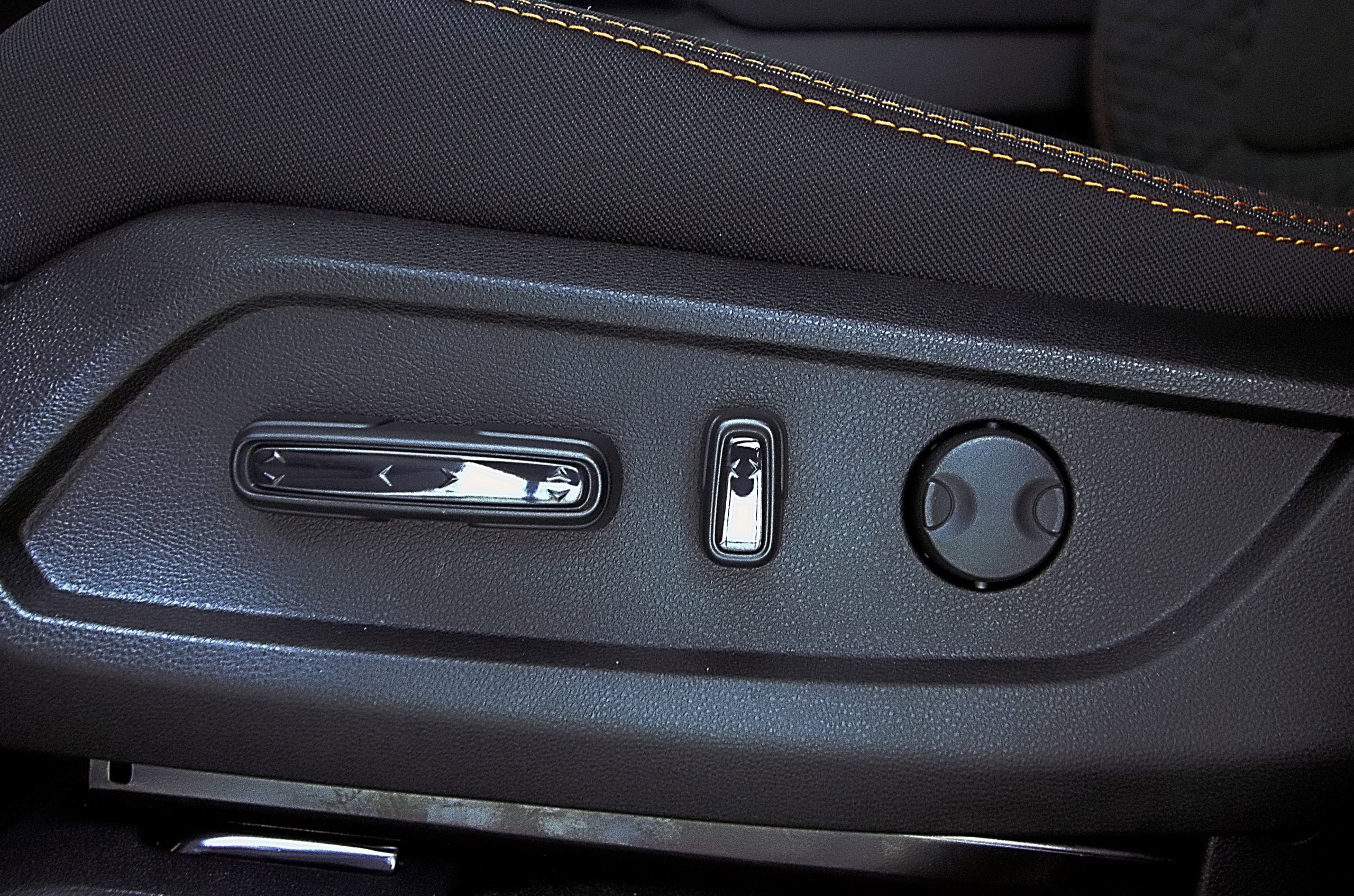 Used 2025 Honda Pilot Sport image 23