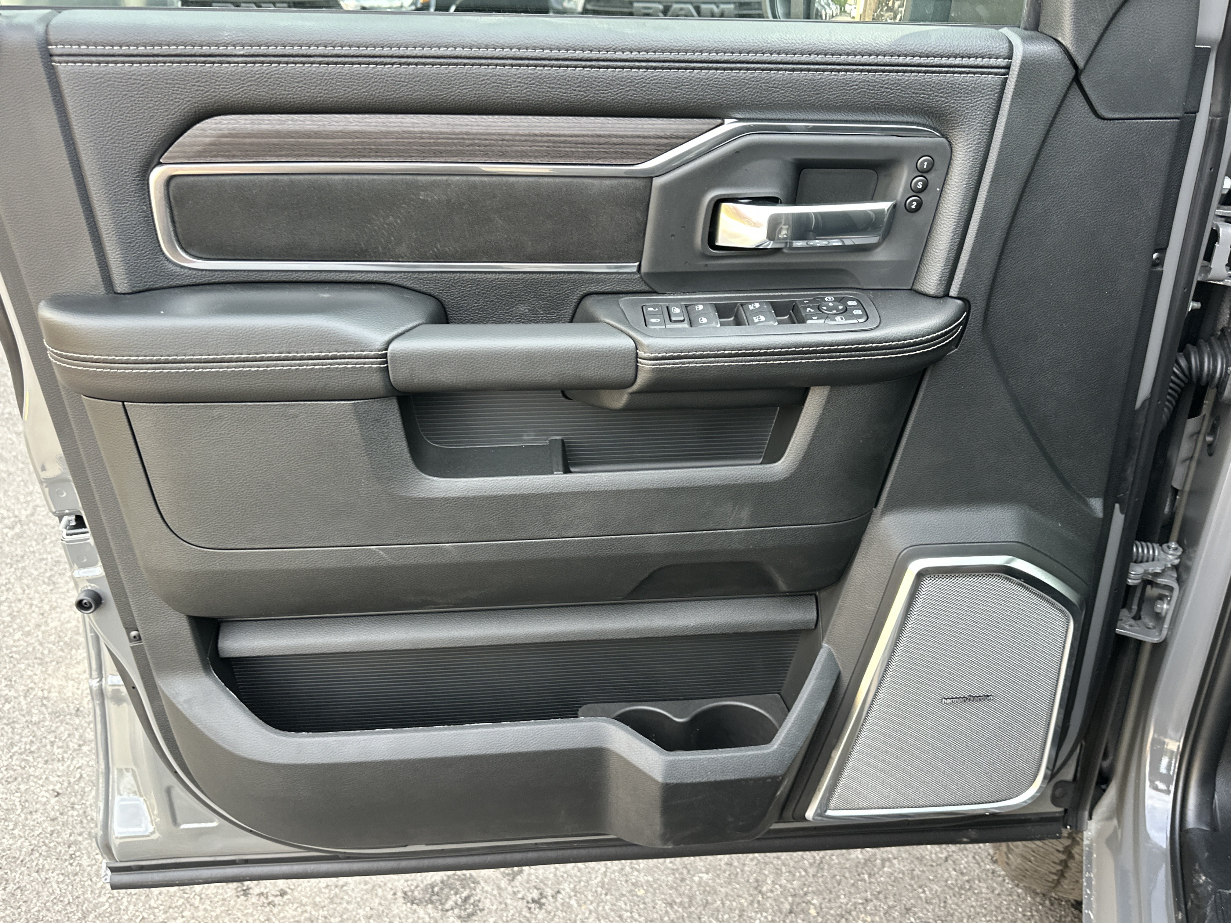 New 2027 RAM 2500 Laramie AWD/4WD image 28