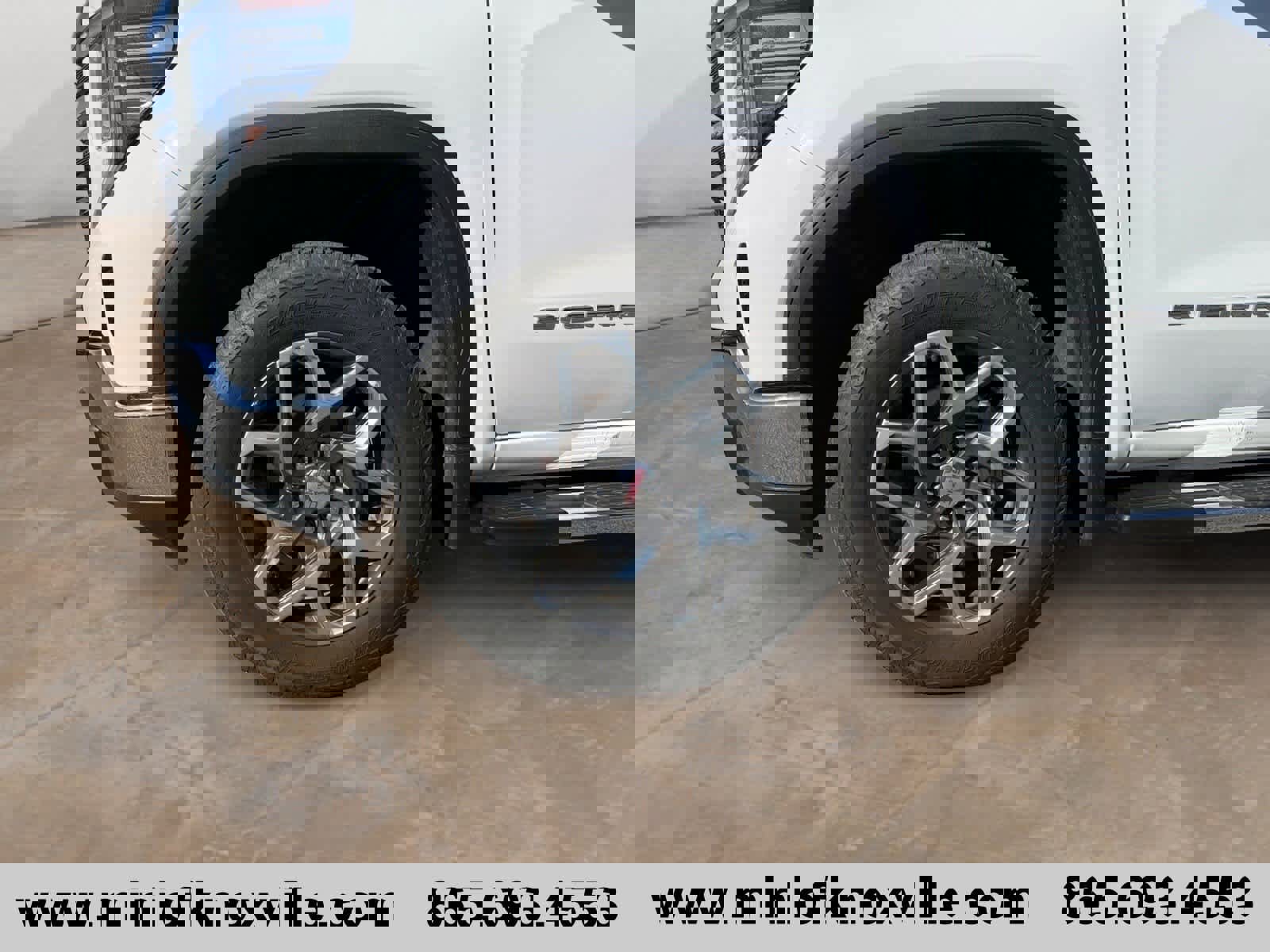 Used 2023 GMC Sierra 1500 SLT w/ SLT Premium Package image 9