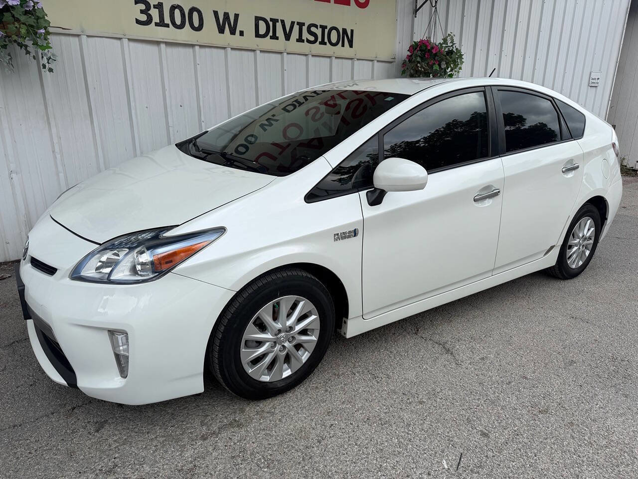 Used 2012 Toyota Prius Prime Plug-In Hybrid image 3