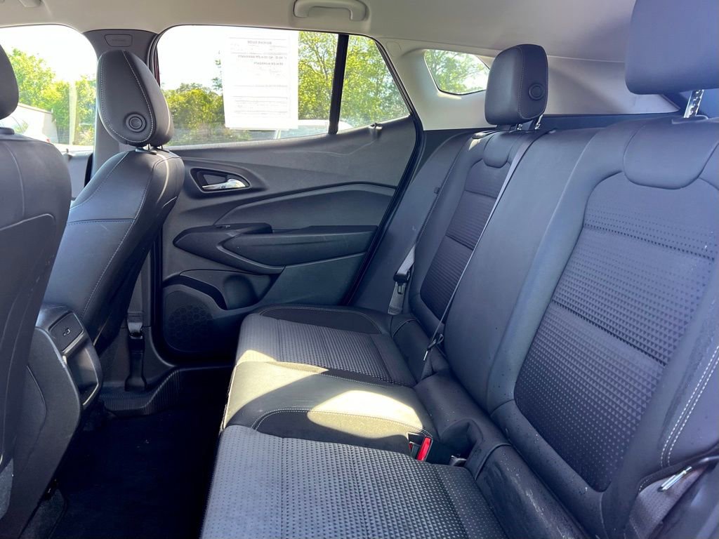 Used 2025 Chevrolet Trax LT image 5