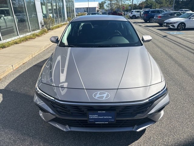 Certified 2025 Hyundai Elantra SE image 3
