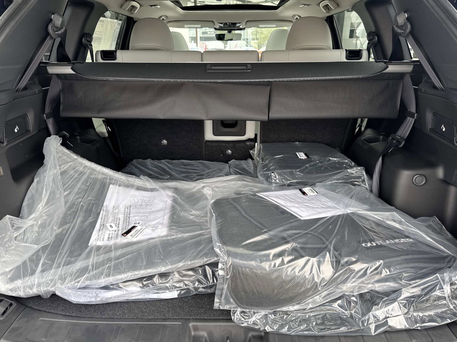 New 2025 Mitsubishi Outlander SE image 8