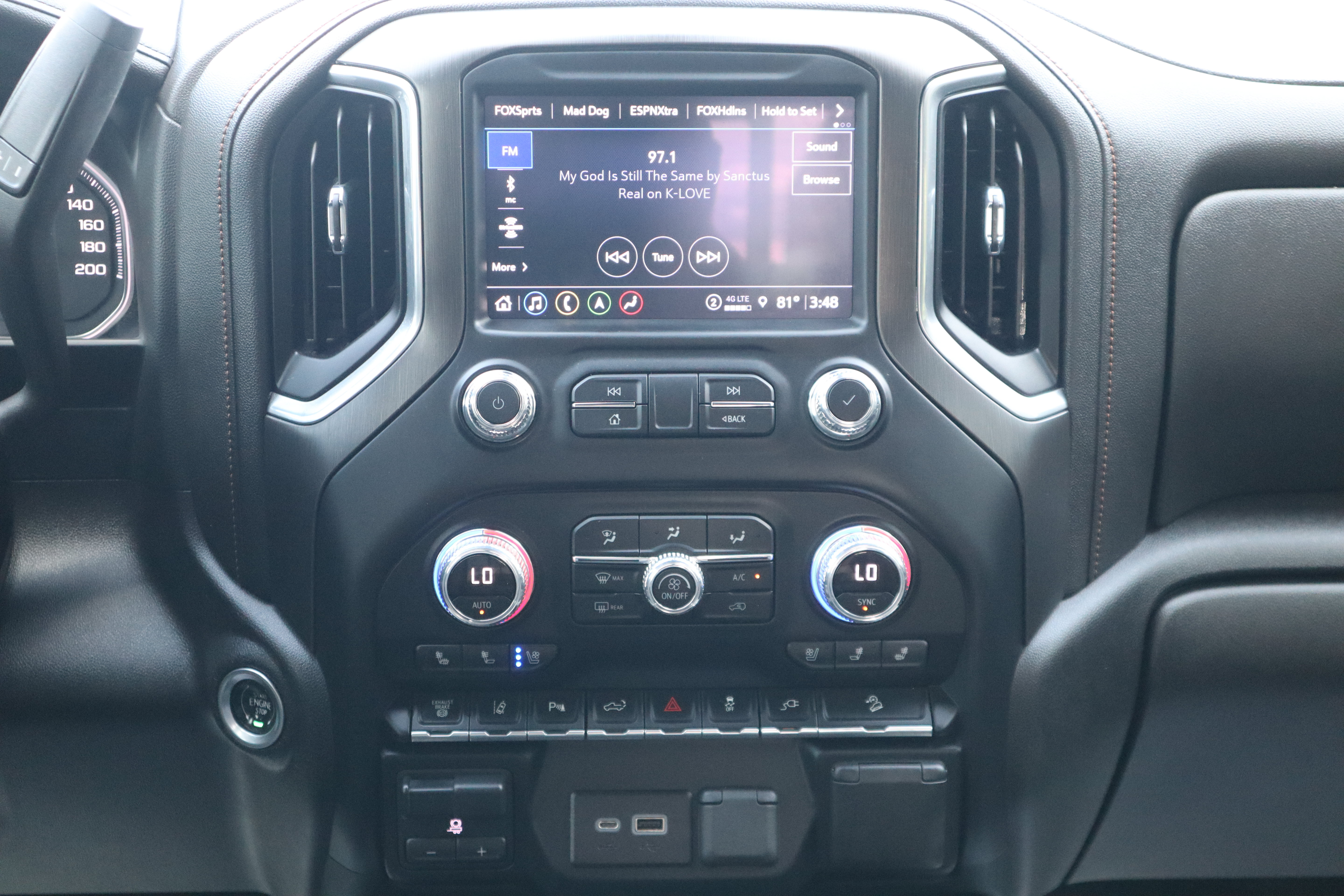 Used 2022 GMC Sierra 2500 AT4 w/ AT4 Premium Plus Package AWD/4WD image 15