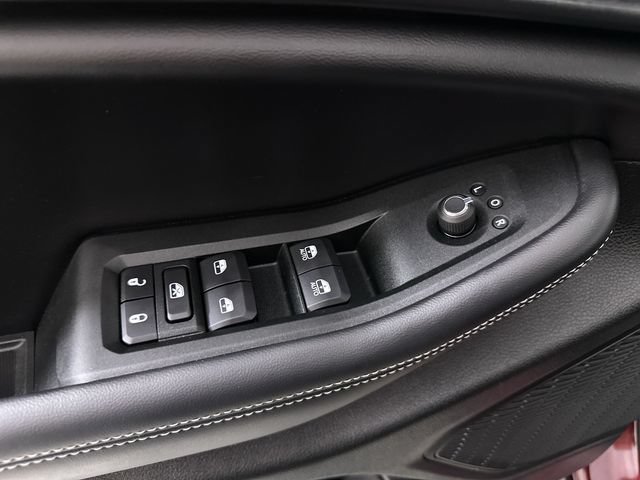 Used 2025 Jeep Grand Cherokee Laredo AWD/4WD image 24
