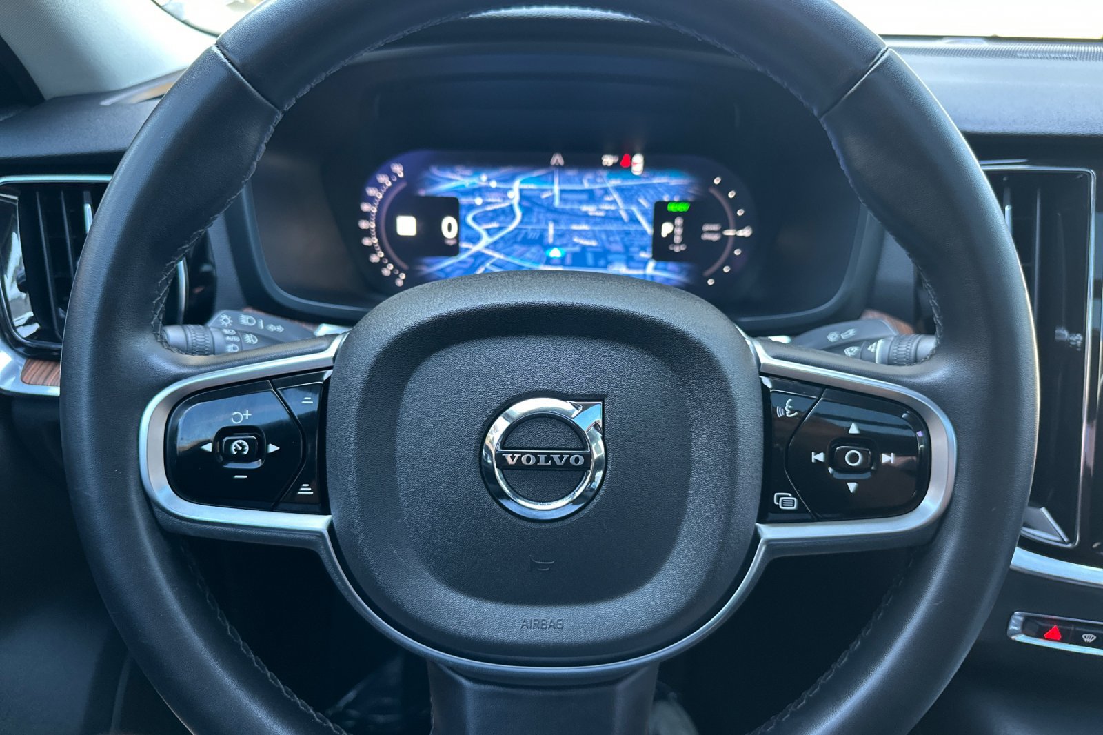 Certified 2025 Volvo S60 T8 Plus w/ Climate Package AWD/4WD image 28