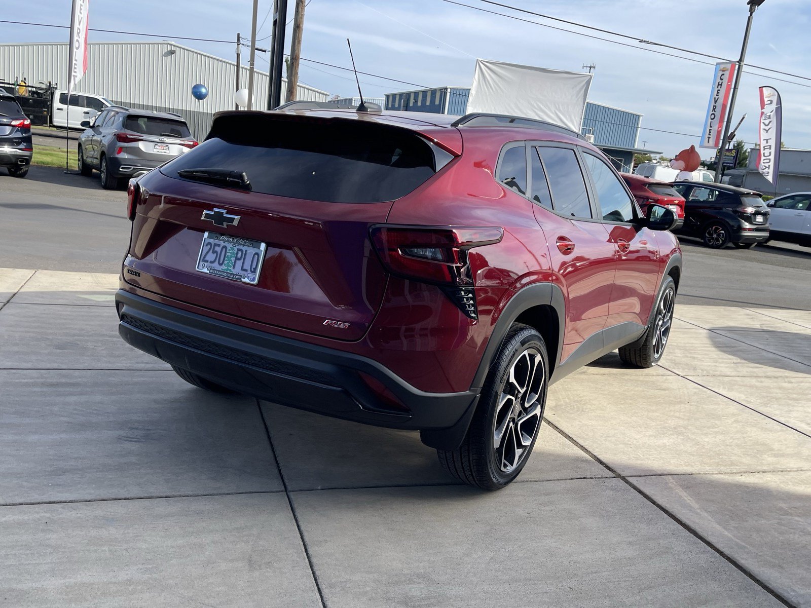 Used 2024 Chevrolet Trax RS w/ Sunroof Package FWD image 5