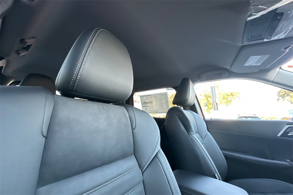 New 2025 Mitsubishi Outlander SE image 18