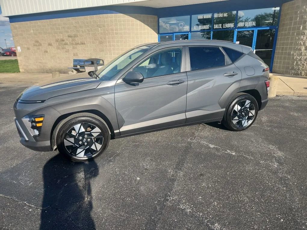 Used 2025 Hyundai Kona SEL image 3