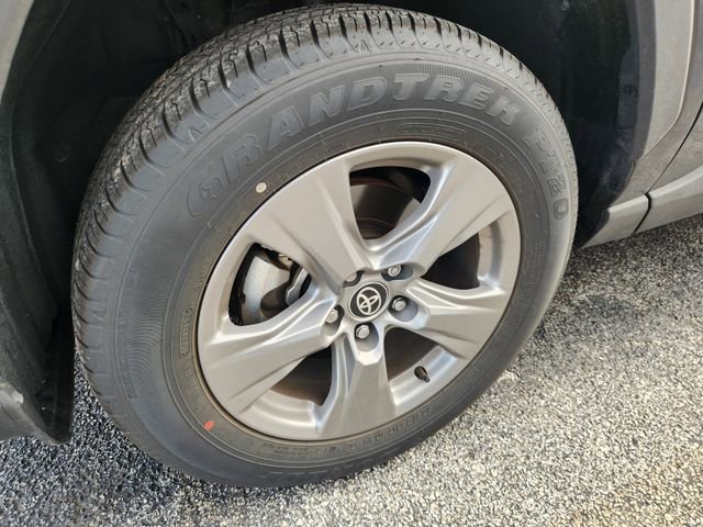 Used 2025 Toyota RAV4 XLE FWD image 10