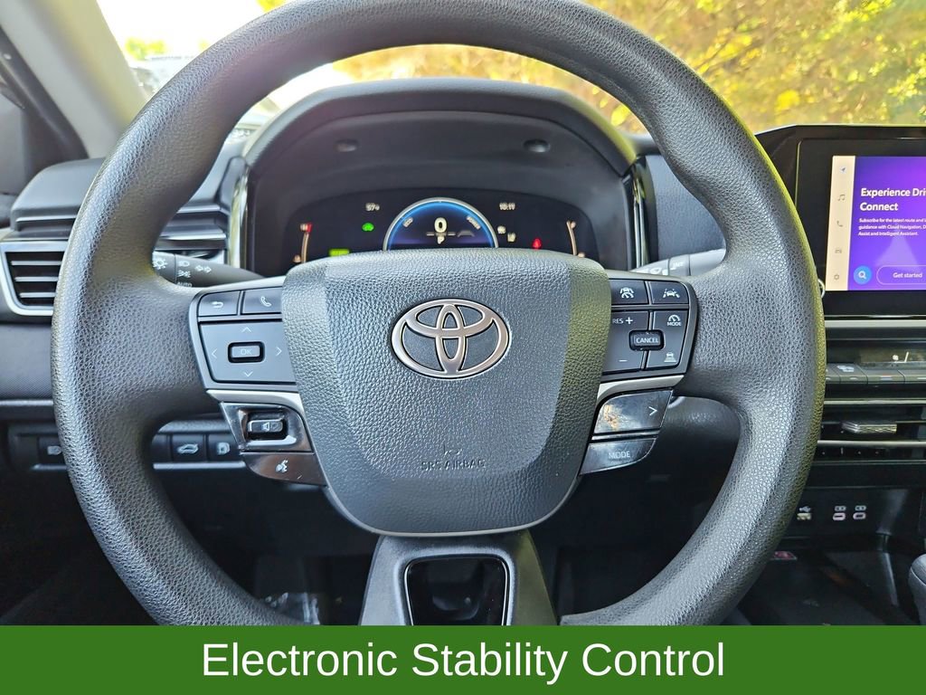 Used 2025 Toyota Camry LE FWD image 10