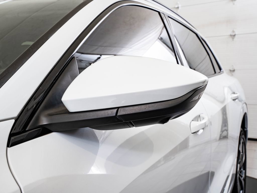 Used 2021 Audi e-tron Premium w/ Convenience Plus Package AWD/4WD image 17