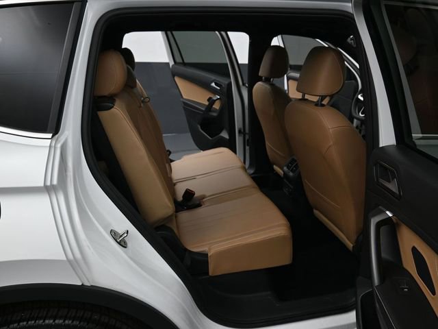 Used 2022 Volkswagen Tiguan SE image 34