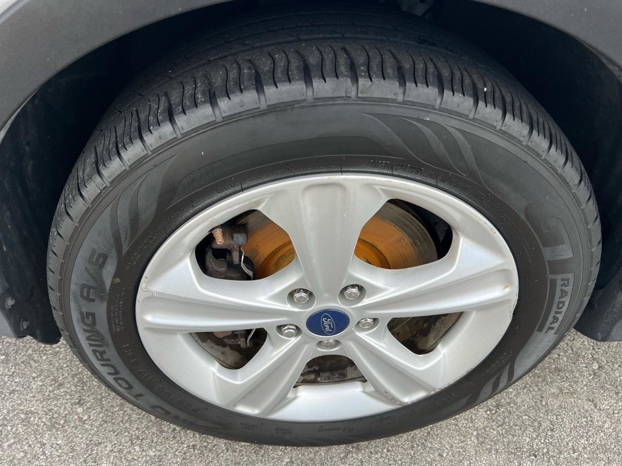Used 2015 Ford Escape SE w/ Equipment Group 201A AWD/4WD image 2