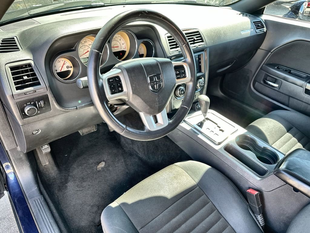 Used 2014 Dodge Challenger SXT image 20