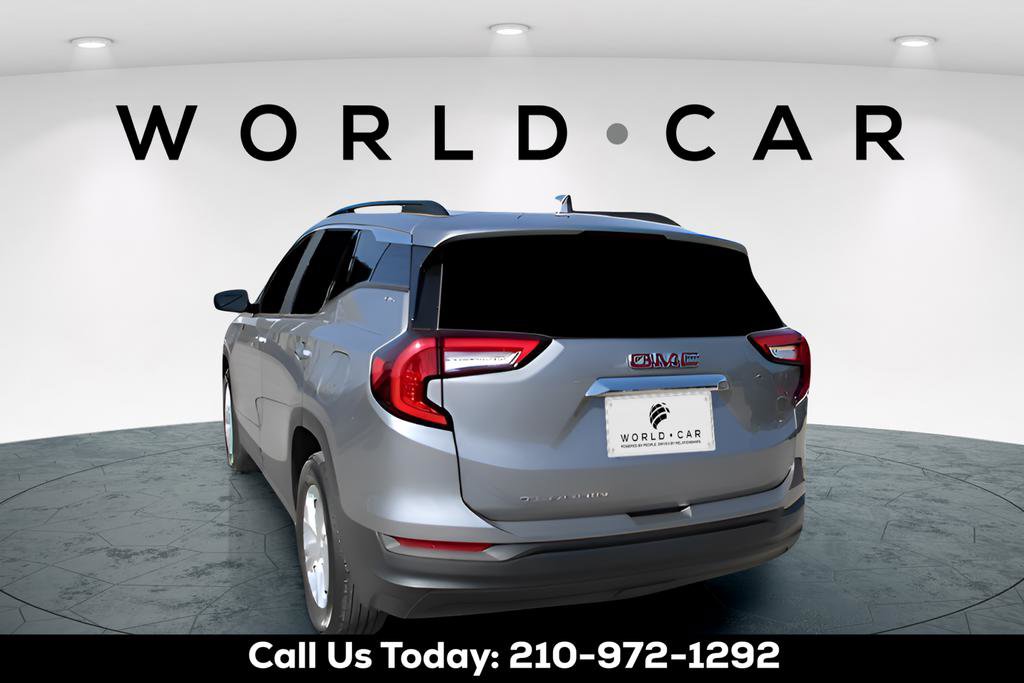 Used 2023 GMC Terrain SLE w/ Driver Convenience Package image 5