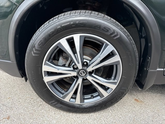 Used 2019 Nissan Rogue SV w/ Sun & Sound Touring Package AWD/4WD image 5
