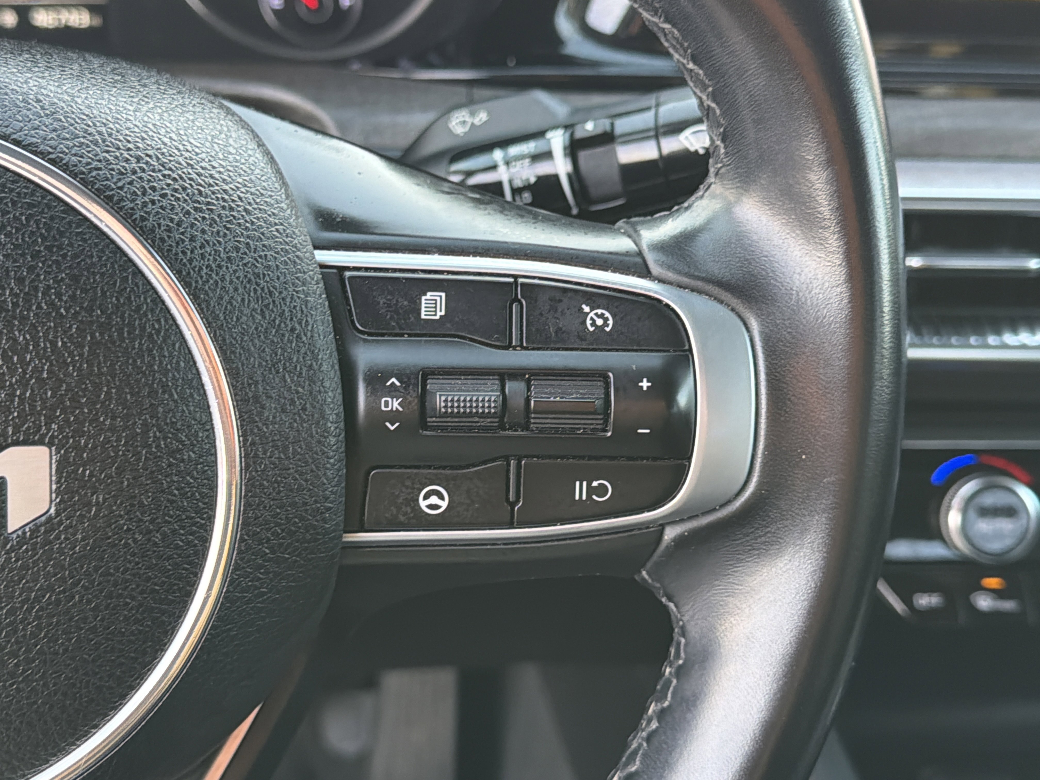 Used 2022 Kia K5 EX image 26