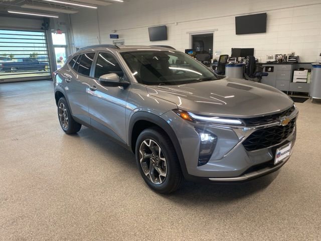 New 2025 Chevrolet Trax LT image 3