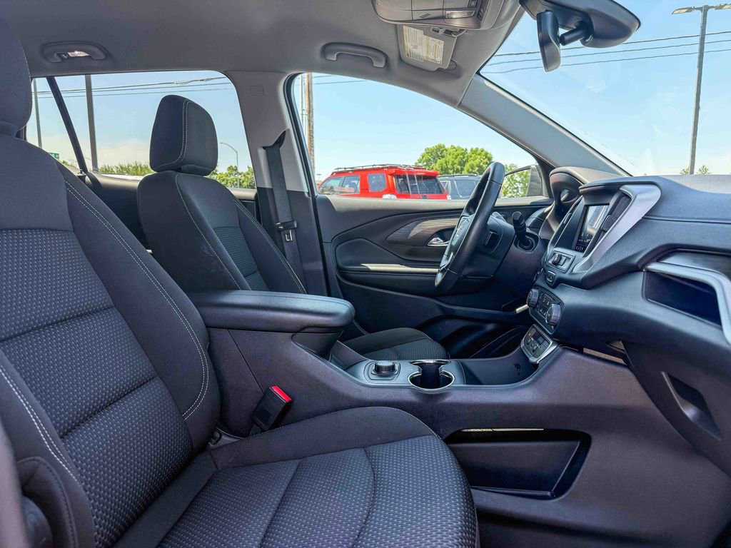 Used 2024 GMC Terrain SLE AWD/4WD image 16
