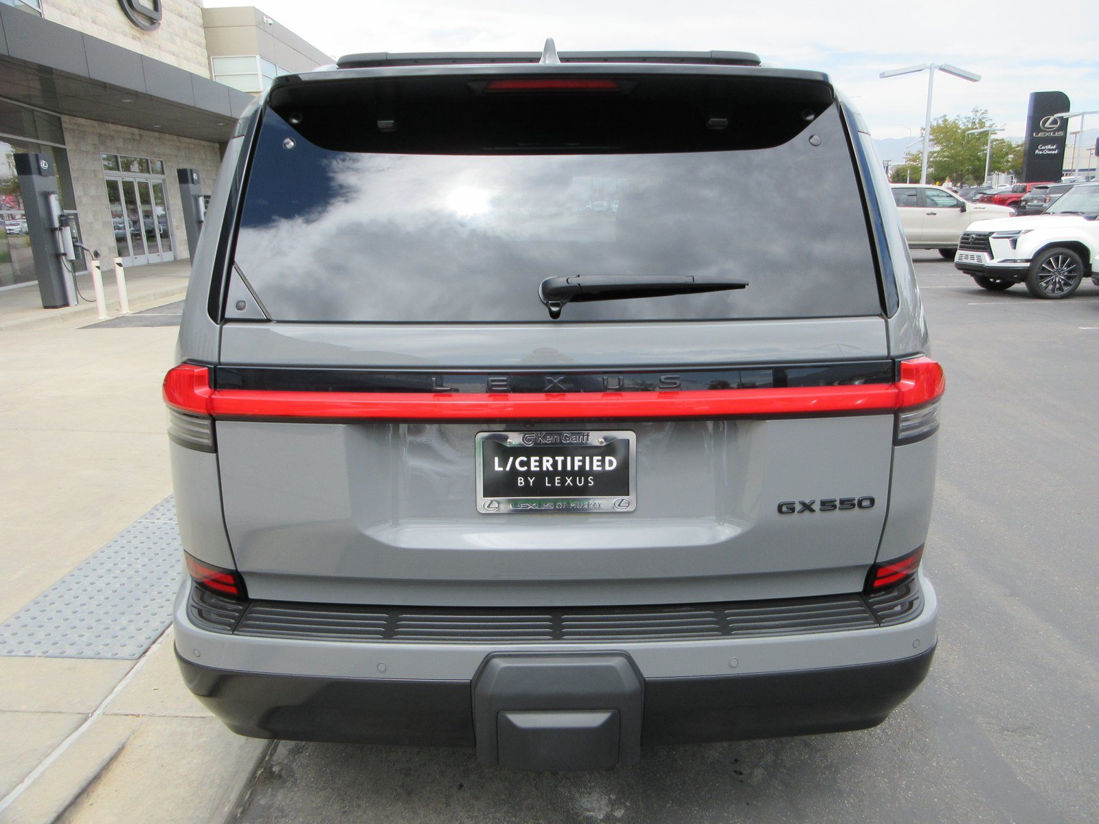 Used 2024 Lexus GX 550 w/ Accessory Package (31) AWD/4WD image 7